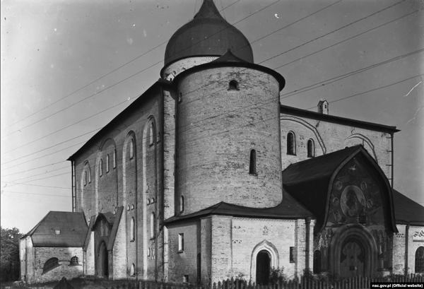 Троїцький собор Почаївської лаври. Фотографія з періоду 1918–1934 років. 
