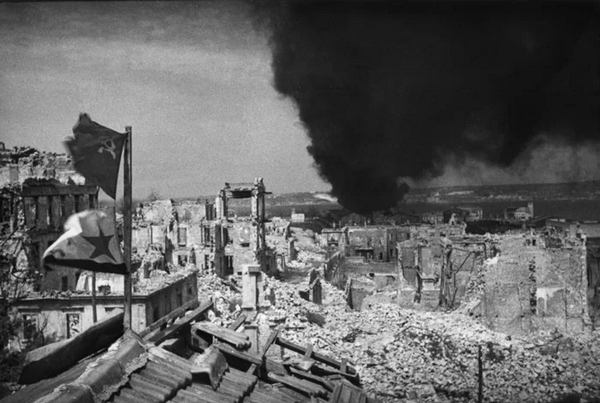 Севастополь у вогні, 1944 рік \ Фото: tsdea.archives.gov.ua