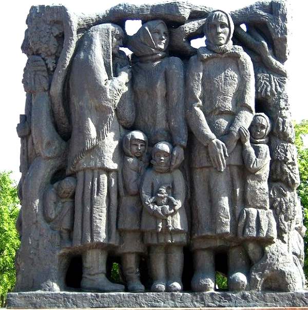 Нынешний мемориал в Корюковке