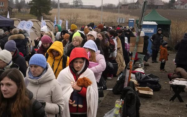 900 тисяч тимчасових переселенців з України офіційно працевлаштувались у Польщі © AP / Markus Schreiber
