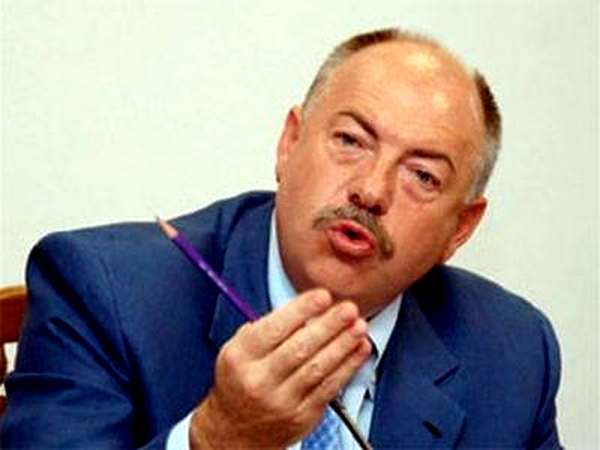 депутат из фракции Партии регионов и бывший Генпрокурор (2002-2003, 2004-2005, 2007 гг.) Святослав Пискун