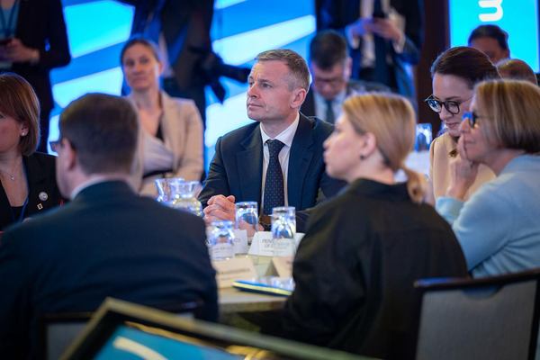 Міністр фінансів України Сергій Марченко та прем&rsquo;єр-міністр Юлія Свириденко, квітень 2026 р.