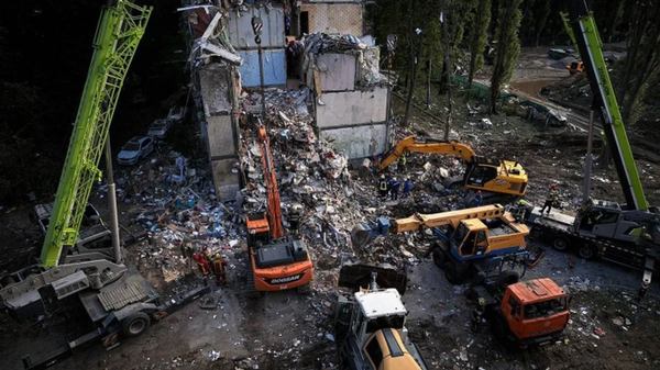 Наслідки російського ракетного удару по Києву, 31 липня 2025 року (фото МВС)