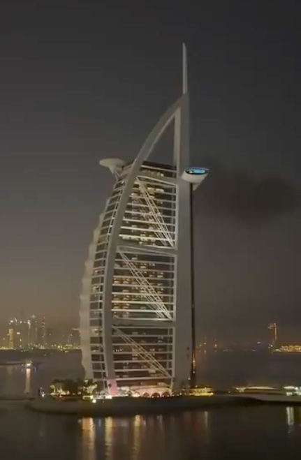"Шахед" ударив у знаменитий готель Jumeirah Burj Al Arab відомий як "Парус"  у Дубаї