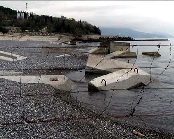 Забор к морю у &laquo;Золотого пляжа&raquo; принадлежит другому олигарху