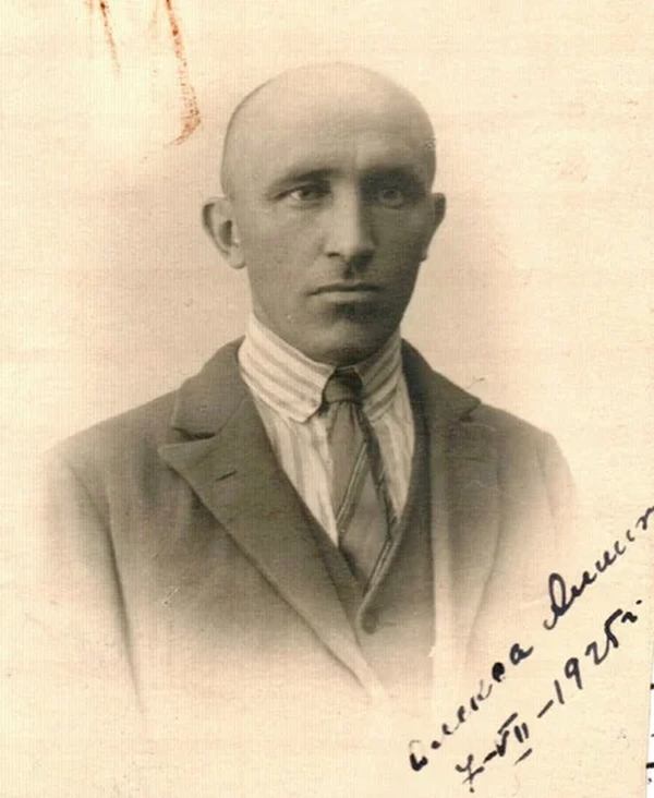 Олекса Алмазов, фото 1925 року